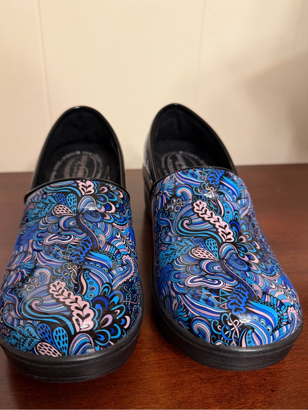 Easy Works By Easy Street Lyndee Slip-On slip resistant Paisley Women's Clog 8M - Picture 2 of 8